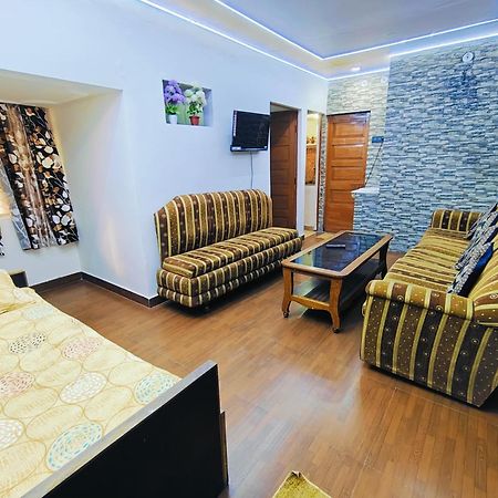 Kiara Home Stays Варанаси Экстерьер фото