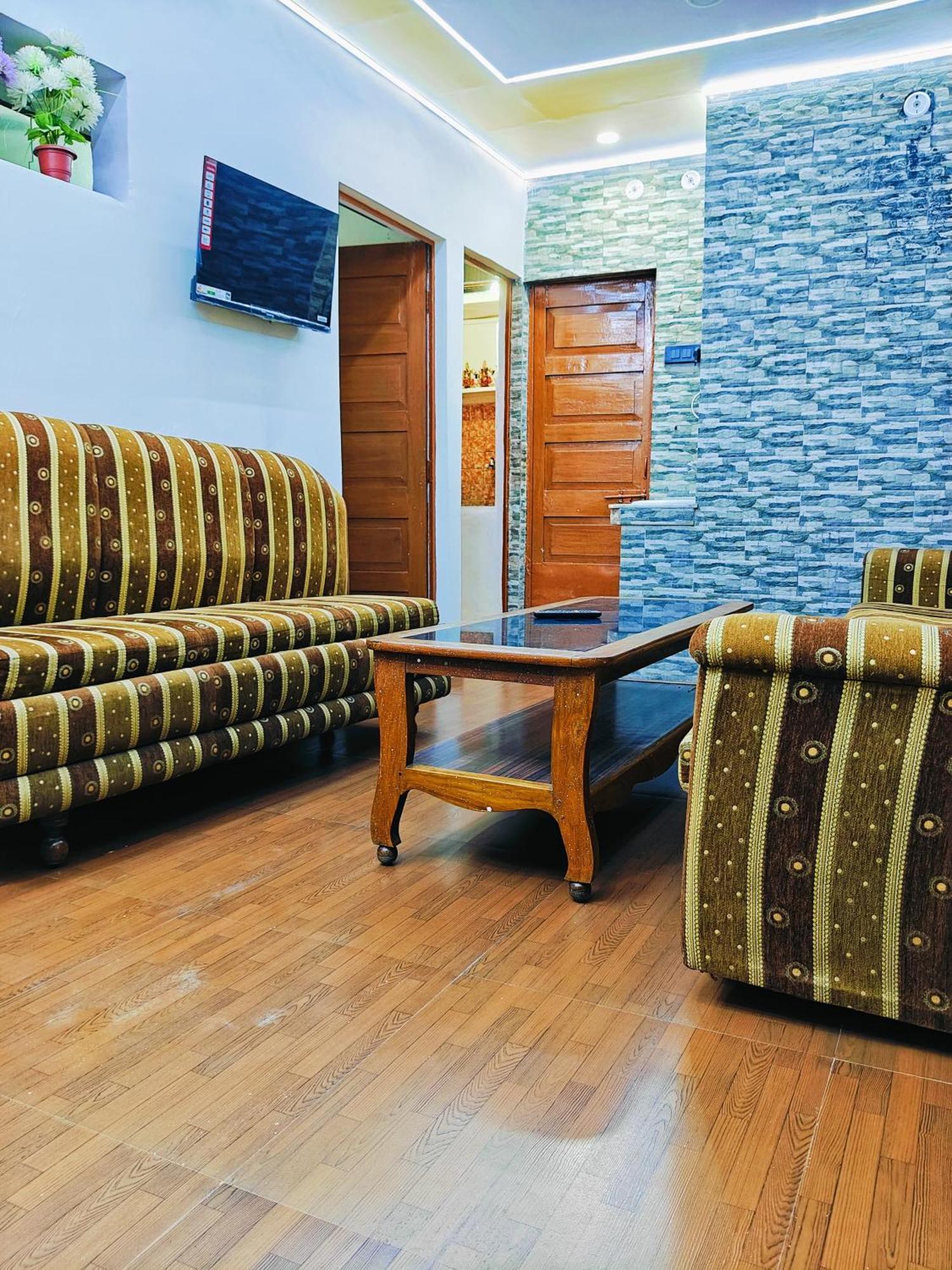 Kiara Home Stays Варанаси Экстерьер фото